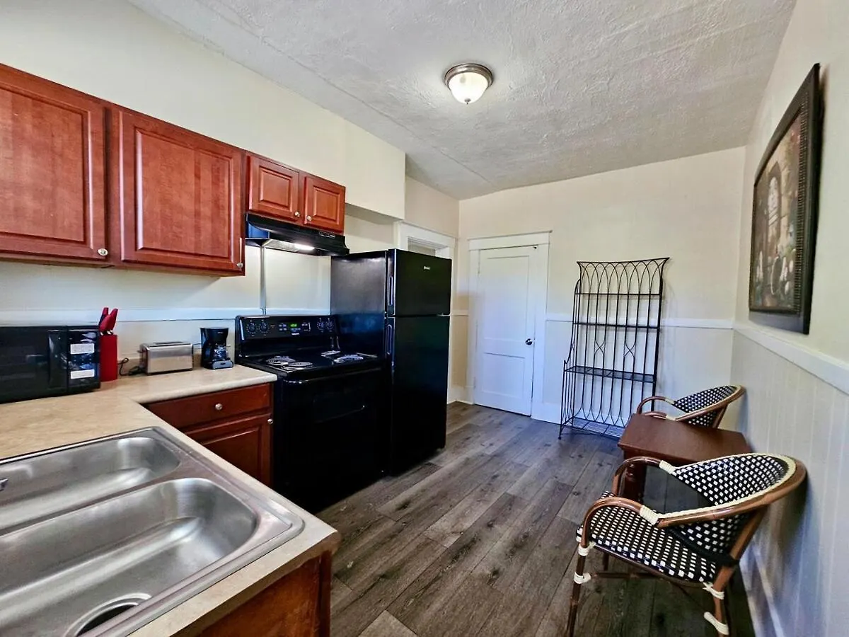 Charming House In Memphis Βίλα 0*,